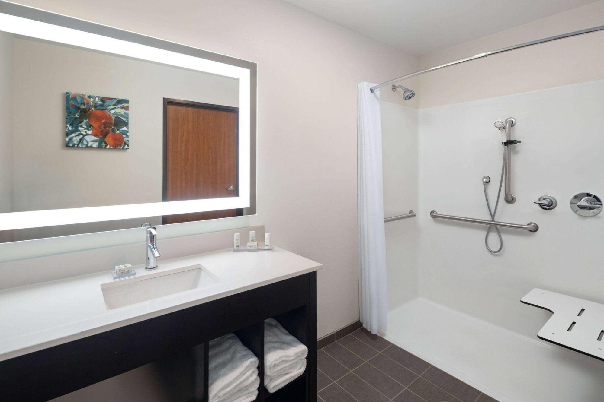 La Quinta Inn & Suites By Wyndham Wenatchee Extérieur photo
